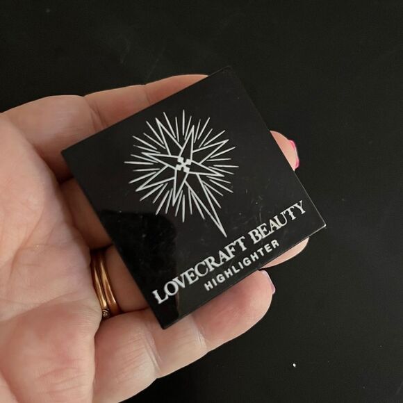 Lovecraft Beauty Highlighter Borealis Golden Shimmer Shade .5g/0.18oz NEW - Picture 3 of 5